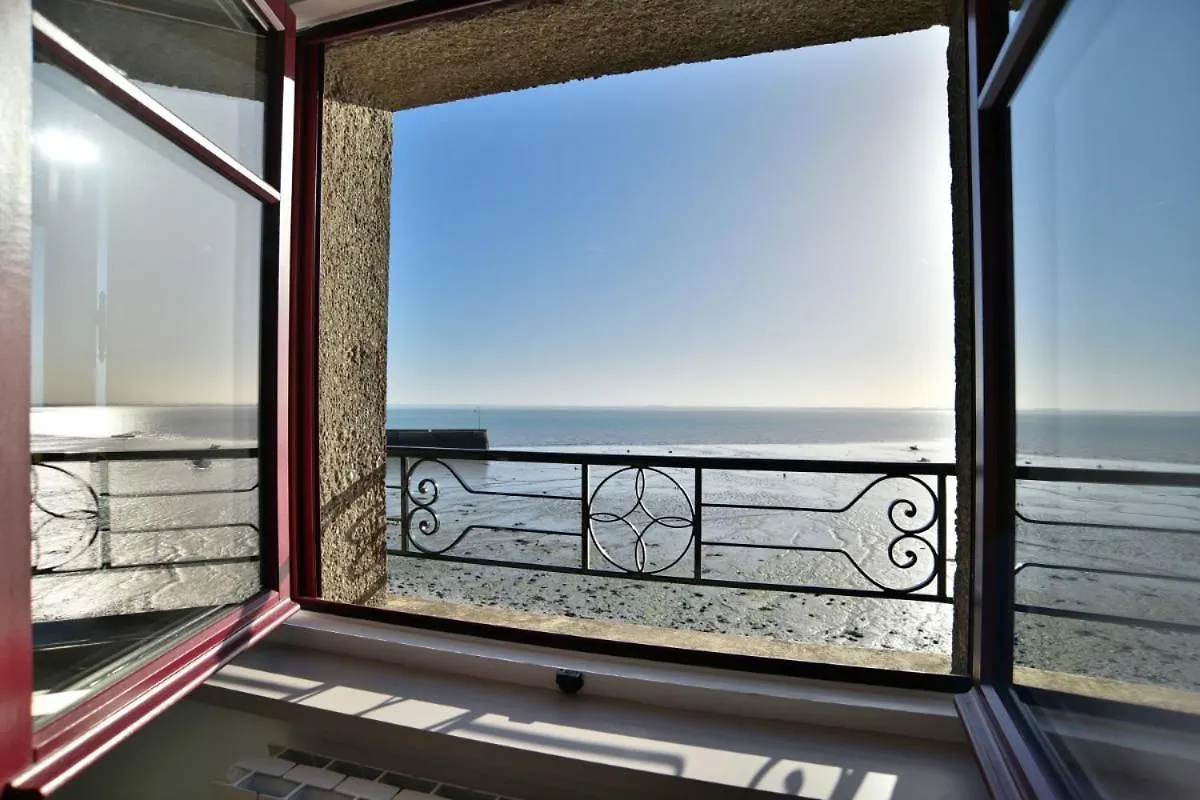 Lostra 2 - Appartement Avec Mezzanine, Front De Mer A Cancale Sur Le Port De La Houle France